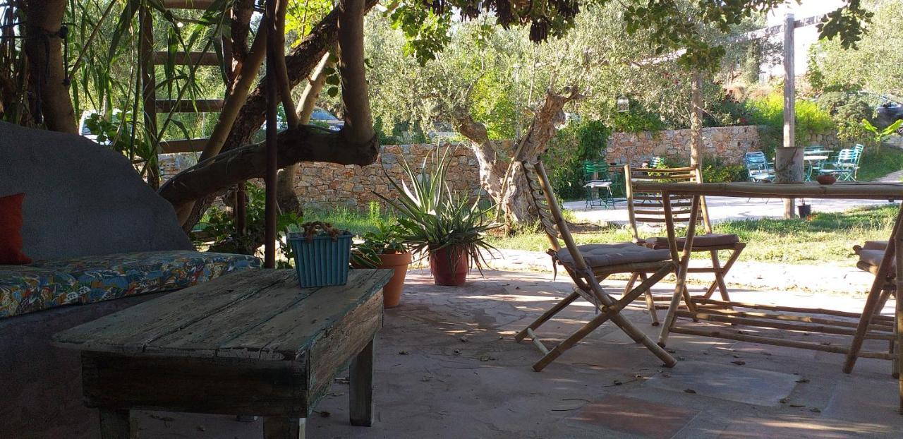 Kavoulakos Studios Skoutarion Luaran gambar